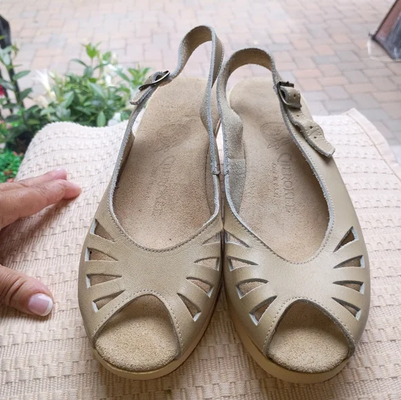 NWT.Cherokee Elegant Beige Slingback Wedge Sandals Size 8. - Picture 3 of 7
